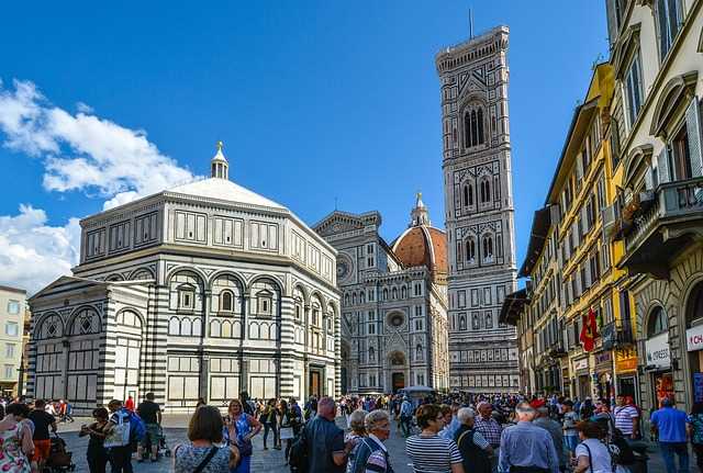 Italia comenzando por París y Londres