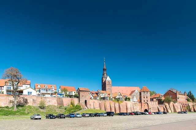 listing card gallery