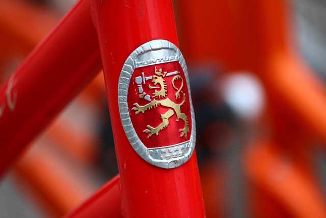 listing card gallery